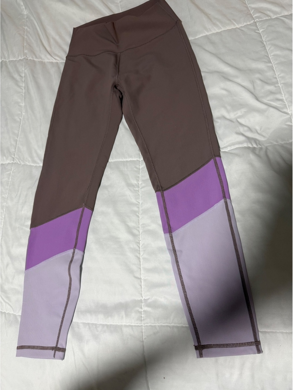 WILO‎ Colorblock Leggings with Purple and Lavender Accents, Size M